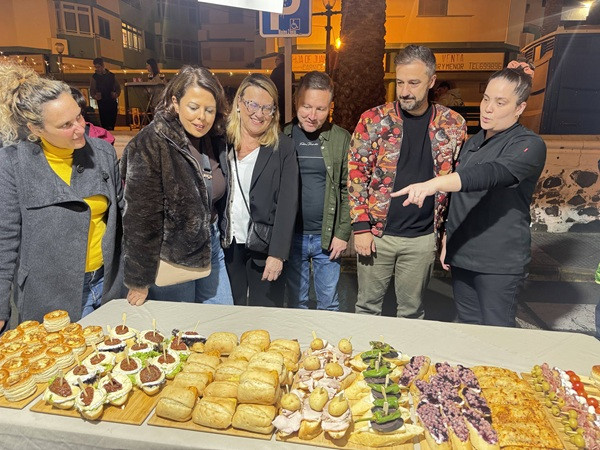 ‘Noches que saben a Telde’ llena de sabor, vino y música la ZCA de San Gregorio en su segunda edición