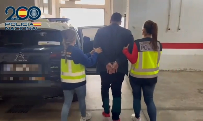 La Policía Nacional detiene a un médico acusado de agredir sexualmente a pacientes durante sus consultas en Gran Canaria