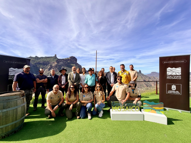 Viñedos y pastores contra el fuego: el Cabildo reconoce la alianza de Bodegas Bentayga y la Quesería Manjar de Tejeda