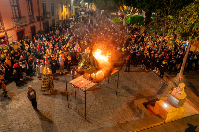 La Policía Local de Gáldar informa de cambios circulatorios por el Entierro de la Sardina del Carnaval