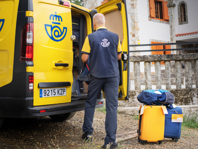 Correos activa el transporte de mochilas en las principales rutas del Camino de Santiago