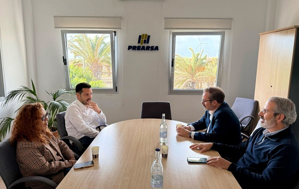 Raúl García Brink visita las instalaciones de Prearsa en Arinaga para conocer su apuesta por la construcción con tecnología 3D