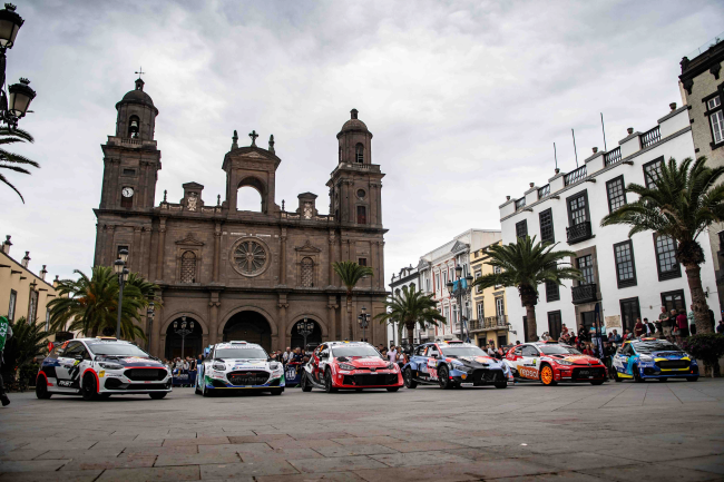 La Plaza de Santa Ana da la salida al Rally Islas Canarias – Rally de España