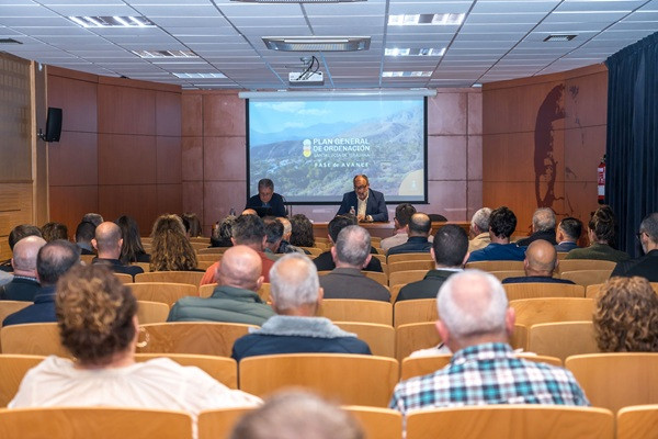 Santa Lucía de Tirajana impulsa la participación ciudadana en el Plan General de Ordenación con las jornadas “Santa Lucía Avanza” y con exposiciones itinerantes