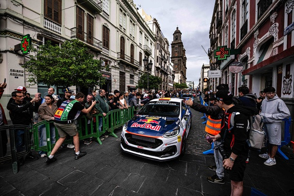 Gil Membrado gana su primer rally del Mundial debutando en Canarias