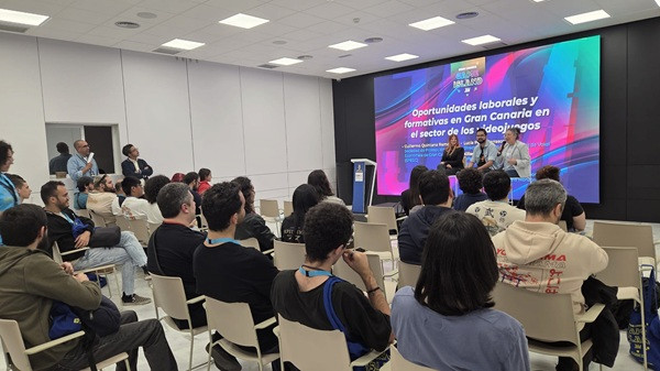 Más de cien estudiantes y profesionales unen conocimientos y pasión para desarrollar un videojuego en 48 horas