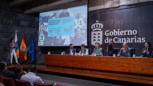 Clavijo asegura que el espíritu crítico y la ética profesional marcan la diferencia en la comunicación