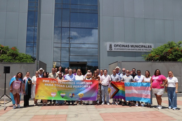 La concejalía de Igualdad y colectivos LGTBIQA+ conmemoran el Día Internacional del Orgullo