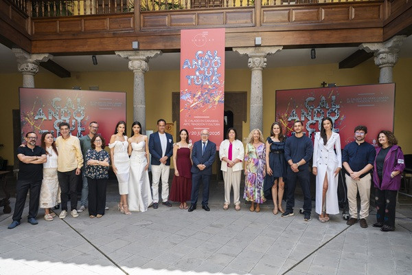 ‘Gran Canaria singular. Calando Cultura’ rescata la manifestación artesanal del calado proyectándola hacia el futuro y vinculándola con las artes contemporáneas