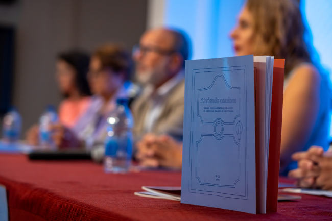 El Ayuntamiento de Santa Lucía publica una guía de educación sexual y de prevención de violencia contra la infancia