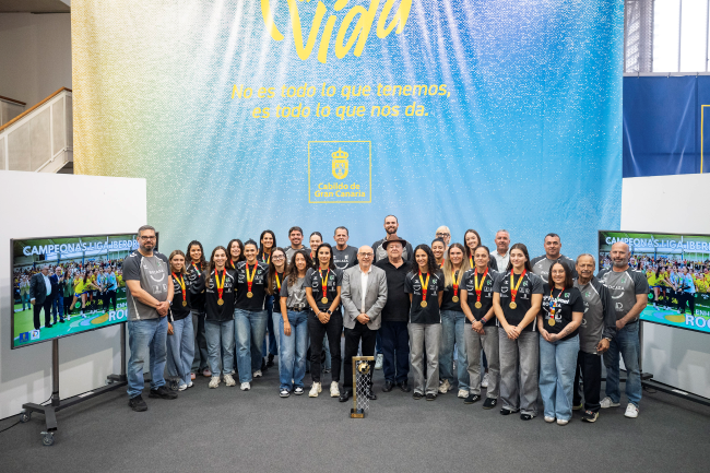 El Cabildo recibe al Rocasa Gran Canaria tras conquistar la Liga Guerreras Iberdrola de Balonmano