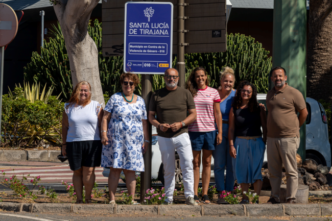 Santa Lucía instala señales contra la violencia machista en los accesos al municipio
