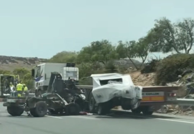 Dos heridos graves tras la colisión entre una furgoneta y un turismo en la GC-1, en San Bartolomé de Tirajana
