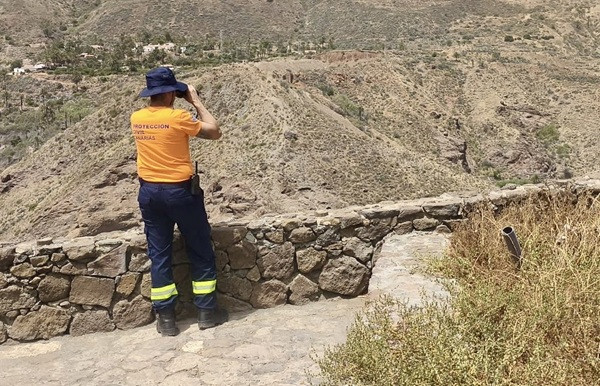 El Ayuntamiento cierra el merendero de Santa Lucía casco y emite un bando de Alcaldía pidiendo precaución por la alerta