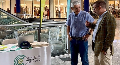 El Cabildo impulsa la participación ciudadana en las comunidades energéticas con un estand informativo en Siete Palmas