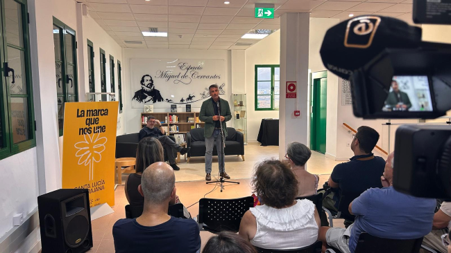 La Biblioteca Central  de Santa Lucía de Tirajana cuenta con un espacio dedicado a la obra de Miguel de Cervantes