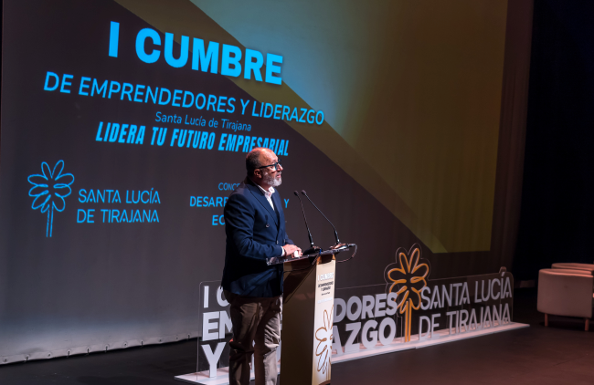 Los ponentes de la I Cumbre de Emprendedores y Liderazgo destacan la importancia de trabajar en equipo